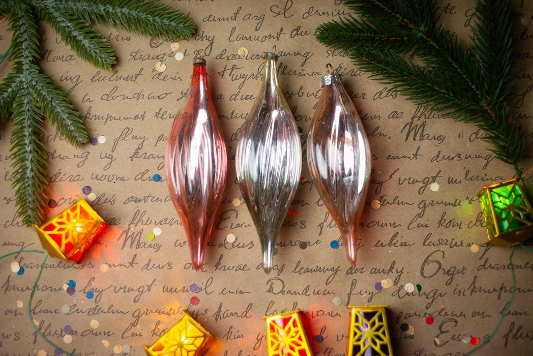 Glass Icicle Christmas Ornaments, Vintage Set of 3 – 16 cm