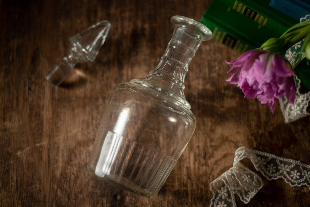 Vintage Glass Whiskey Decanter – Elegant Barware