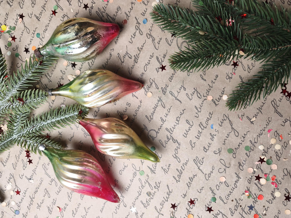 Vintage Twisted Glass Icicle Christmas Ornaments – Set of 4