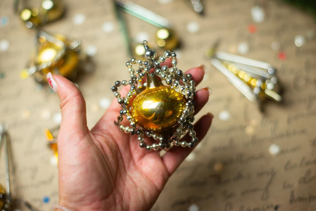 Vintage Gold Green Sputnik Ornaments – Set of 12