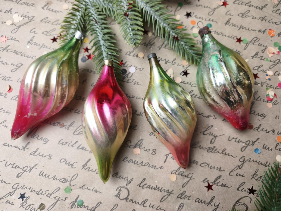 Vintage Twisted Glass Icicle Christmas Ornaments – Set of 4