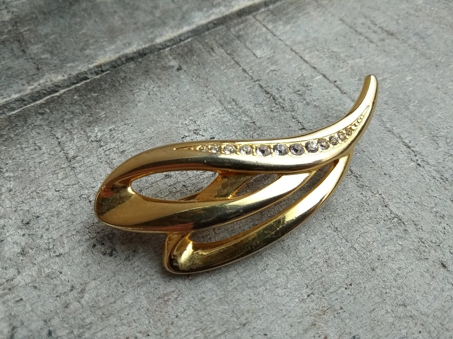 Vintage heart shaped brooch, Gold-tone collar pin, Rhinestone brooch, Retro statement brooch, Antique shawl pins,