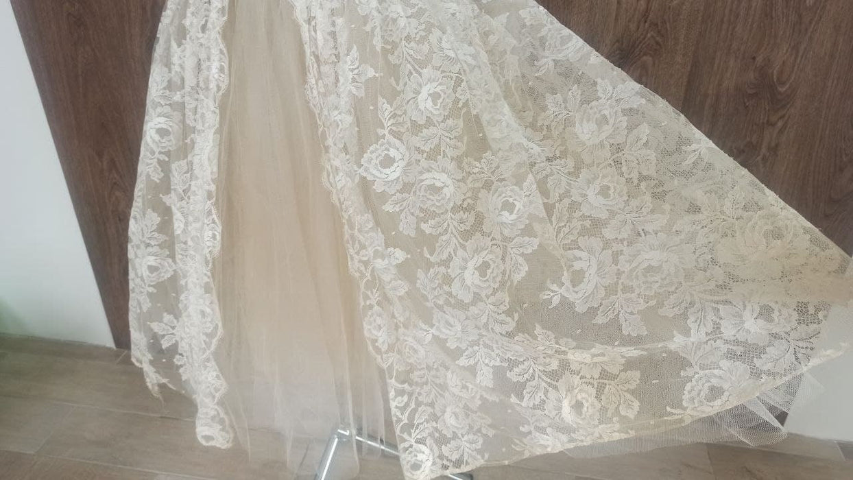 1950s Vintage Wedding Dress – Ivory Lace Tulle Tea Length Gown With Long Sleeves
