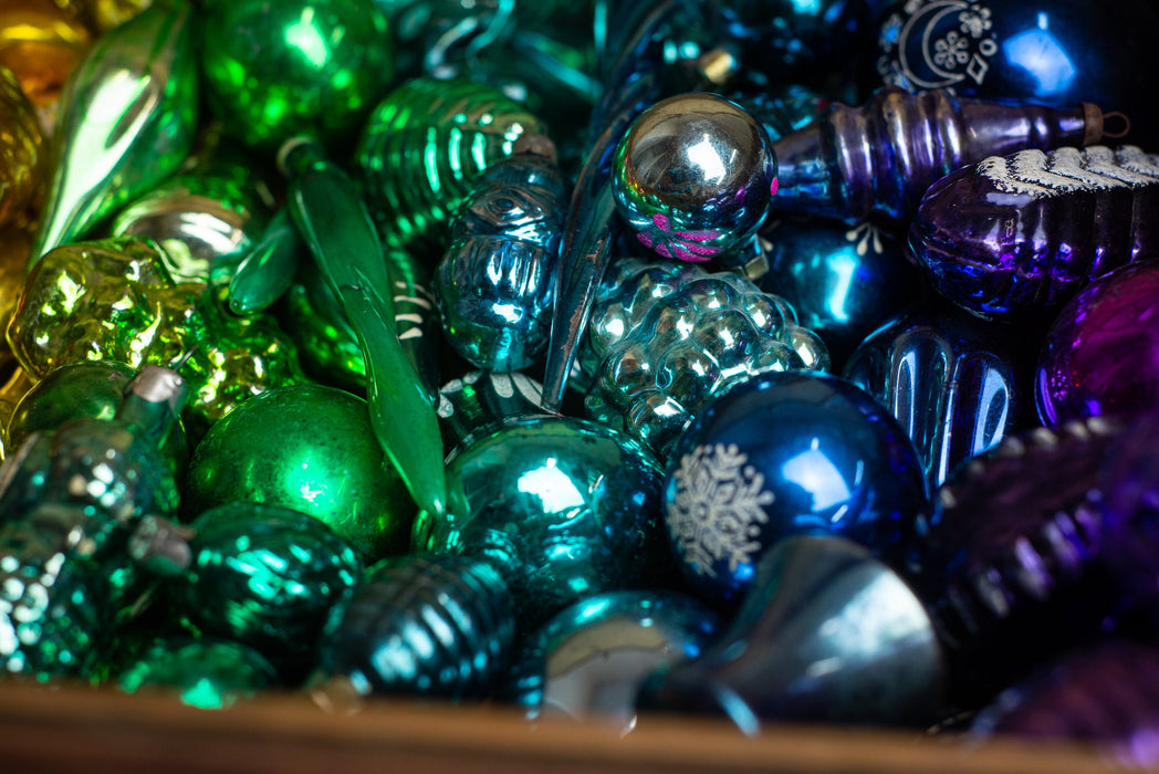 1950s Rainbow Vintage Glass Christmas Ornaments – Retro Baubles Set (7–28 pcs)