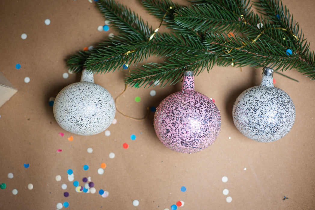 Vintage Christmas Ornaments – Set of 12 Frosted Glass Balls in Original Box