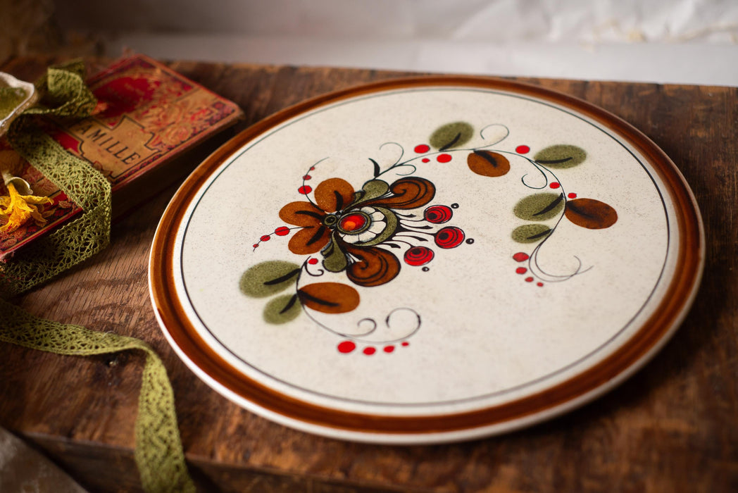 Vintage Ceramic Cake Plate - Hand Painted Folk Pottery, Rustic Serving Platter 30 cm