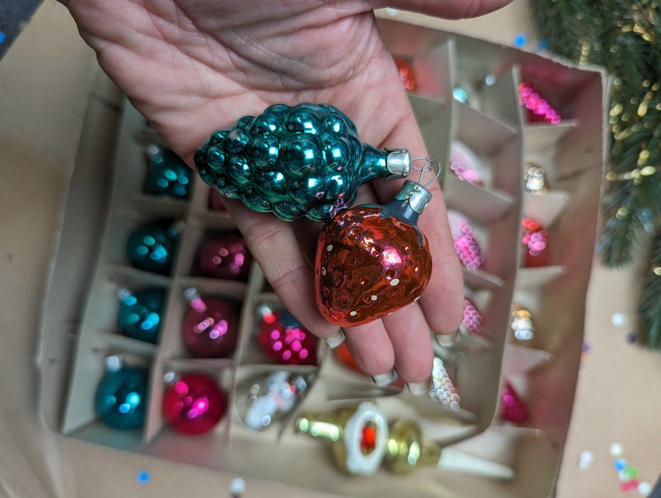 Vintage Christmas Ornaments - 33 Piece Ornament Set With Glass Baubles & Tree Topper