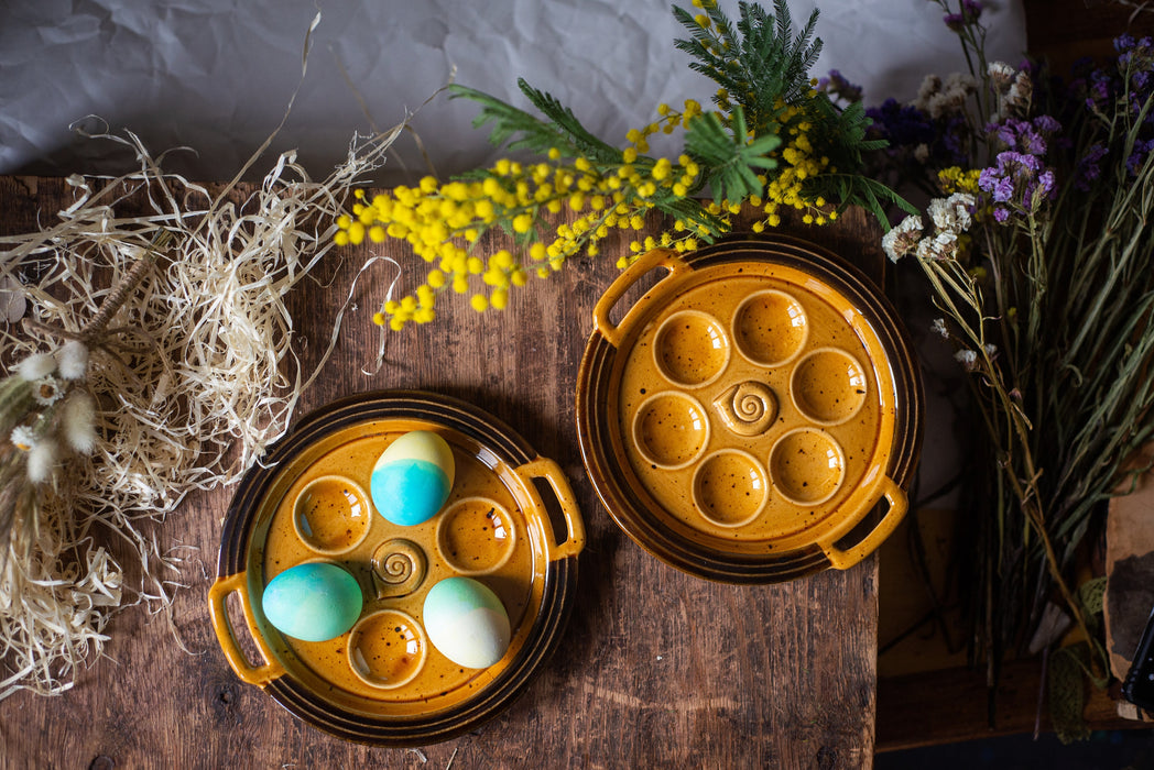Majolica Egg Plate – Vintage Ceramic Easter Egg Tray | Rustic Spring Tableware