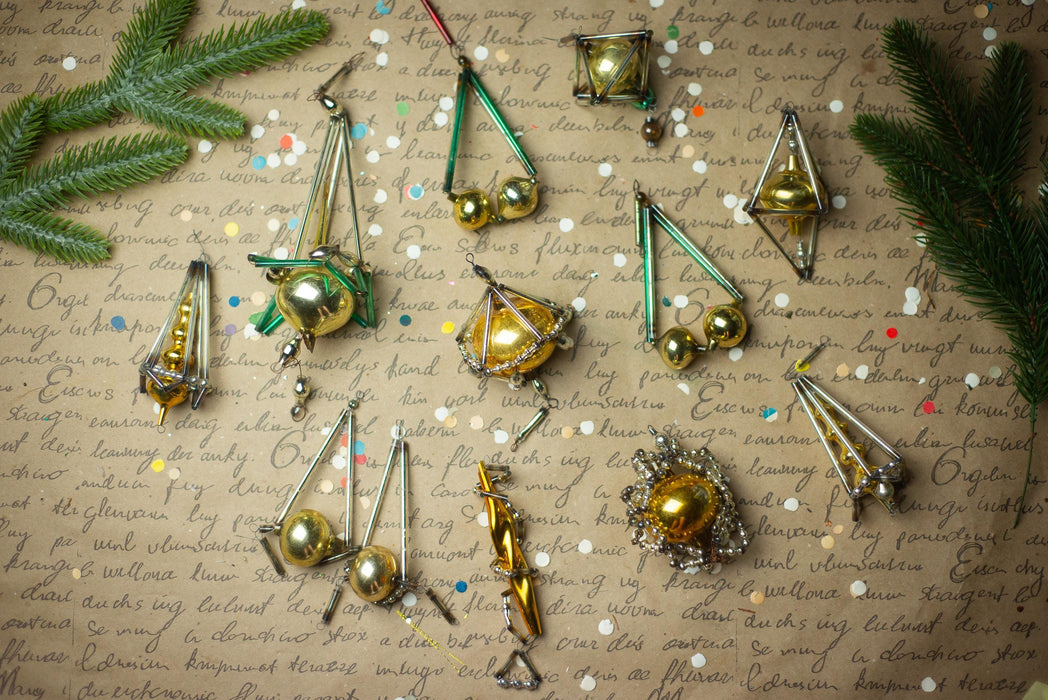 Vintage Gold Green Sputnik Ornaments – Set of 12