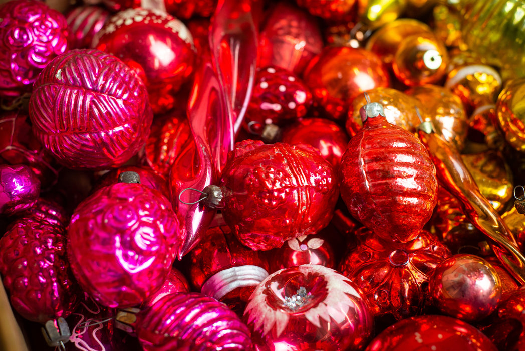 1950s Rainbow Vintage Glass Christmas Ornaments – Retro Baubles Set (7–28 pcs)