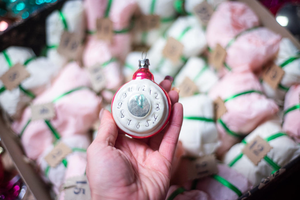Vintage Christmas Mystery Box – 24 Glass Ornaments Advent Calendar, Retro Holiday Gift Set