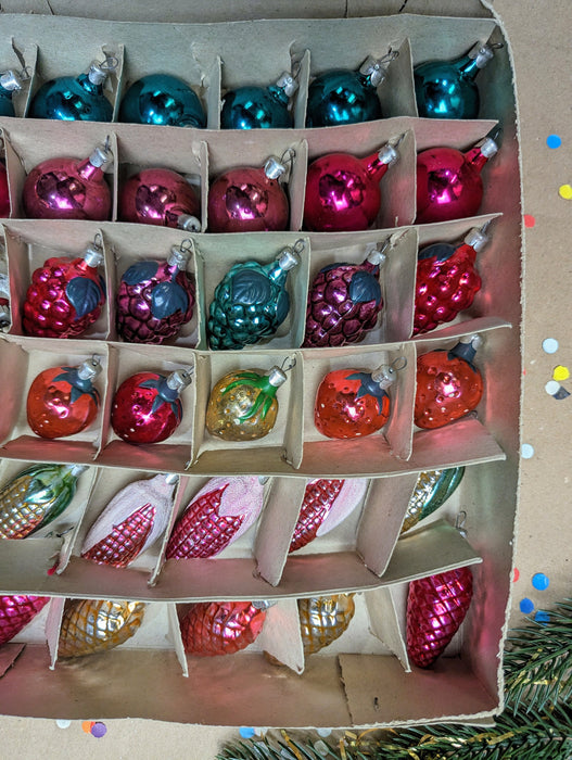 Vintage Christmas Ornaments - 33 Piece Ornament Set With Glass Baubles & Tree Topper
