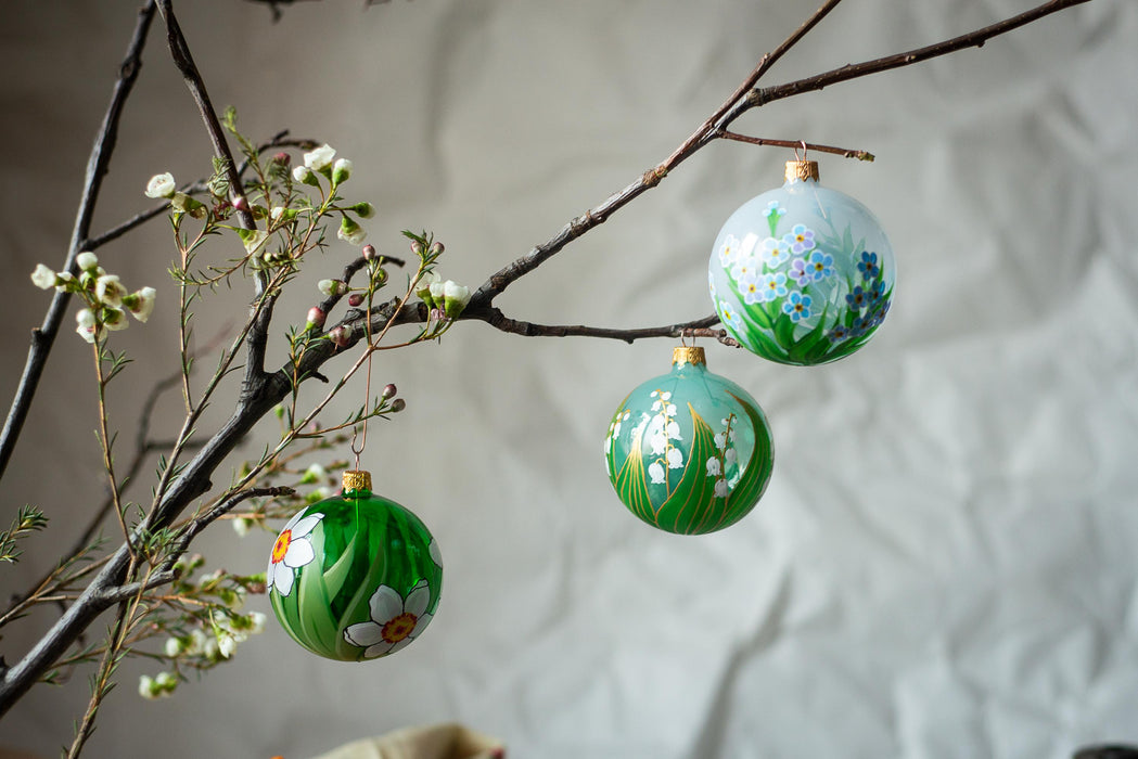 Hand Painted Easter Baubles – Floral Hanging Decorations | Glass Ornaments 9cm