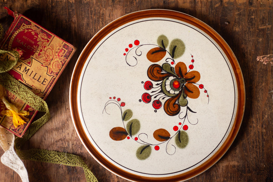 Vintage Ceramic Cake Plate - Hand Painted Folk Pottery, Rustic Serving Platter 30 cm