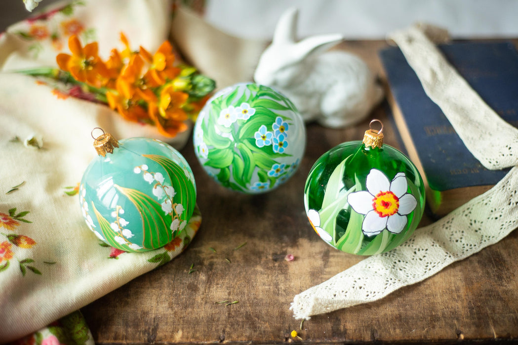 Hand Painted Easter Baubles – Floral Hanging Decorations | Glass Ornaments 9cm