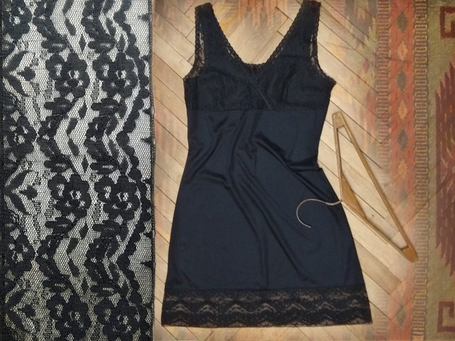 Vintage Lace Night Dress - Retro Nightie With Sheer Floral Lace Pattern & Vneck Slip Dress