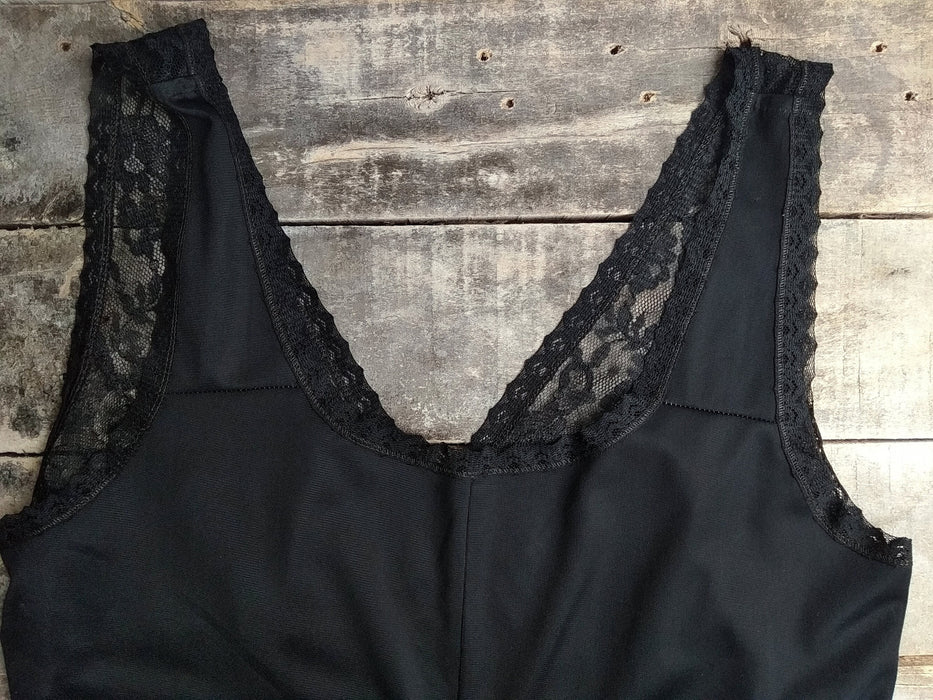 Vintage Lace Night Dress - Retro Nightie With Sheer Floral Lace Pattern & Vneck Slip Dress