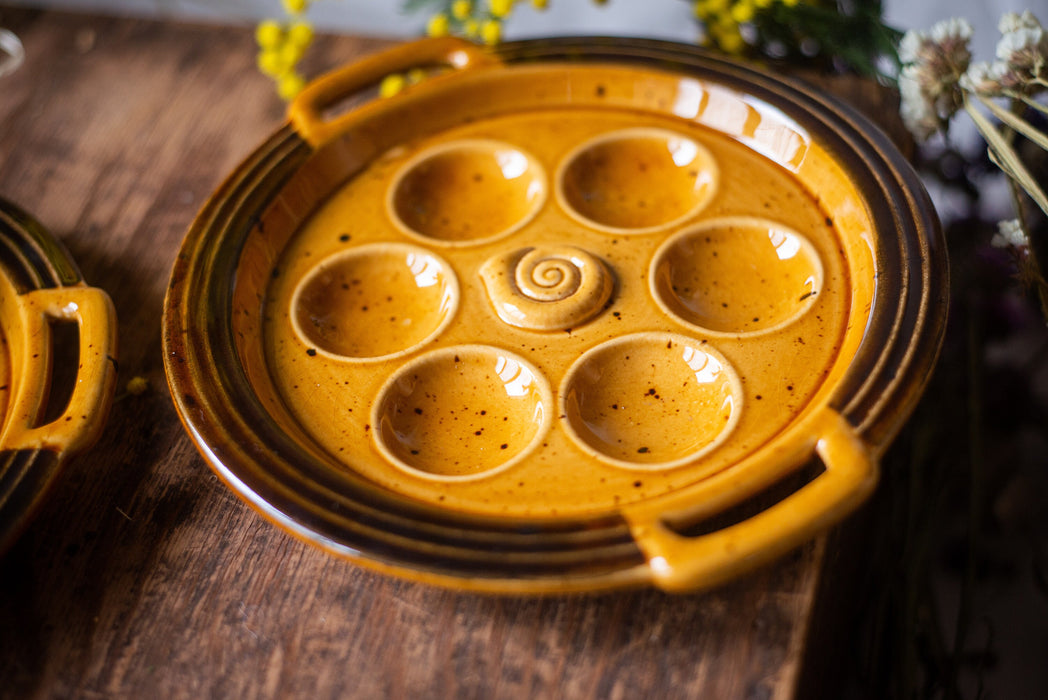 Majolica Egg Plate – Vintage Ceramic Easter Egg Tray | Rustic Spring Tableware