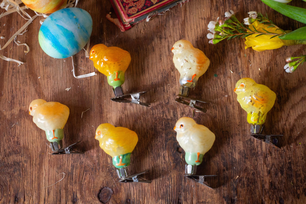 Vintage Easter Chick Clip Ornament – 1950s Glass Figurine