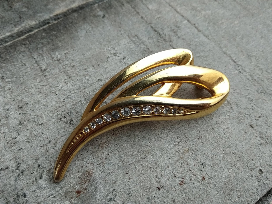 Vintage heart shaped brooch, Gold-tone collar pin, Rhinestone brooch, Retro statement brooch, Antique shawl pins,
