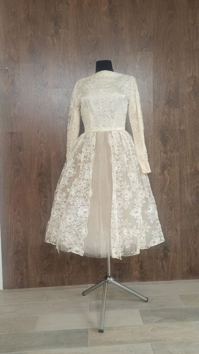 1950s Vintage Wedding Dress – Ivory Lace Tulle Tea Length Gown With Long Sleeves