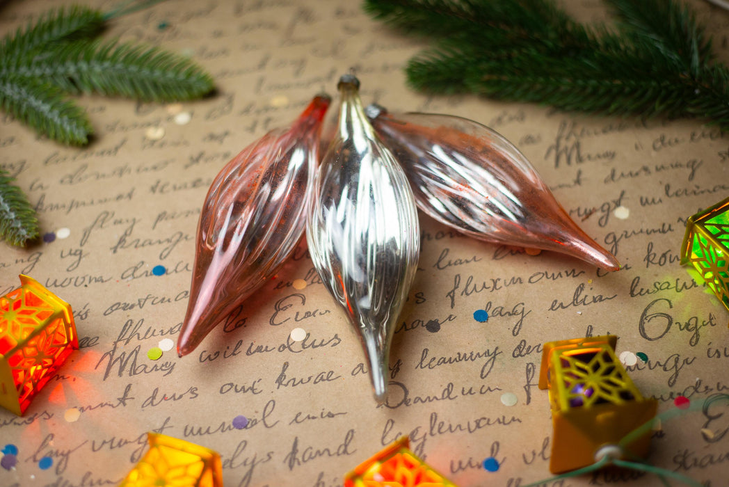 Glass Icicle Christmas Ornaments, Vintage Set of 3 – 16 cm