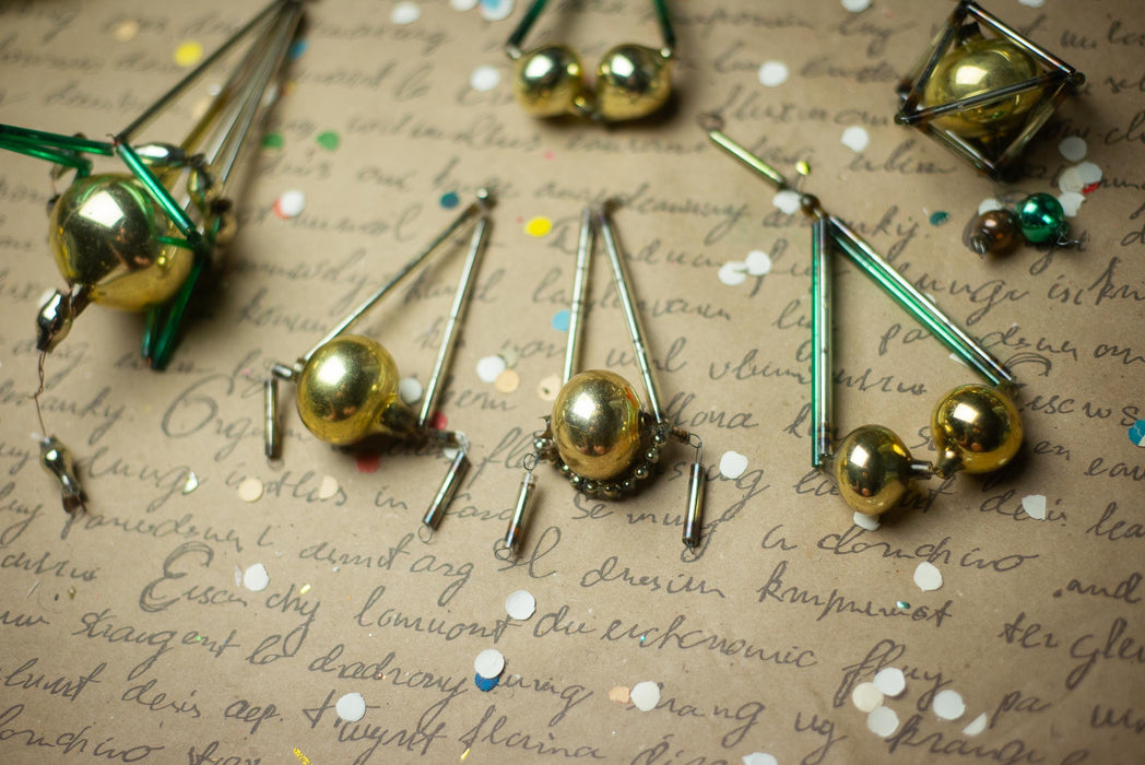 Vintage Gold Green Sputnik Ornaments – Set of 12