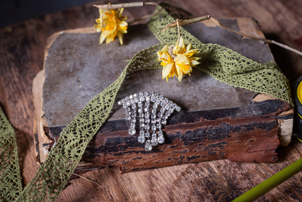 Vintage Rhinestone Brooch: Sparkly Bridal Scarf Pin