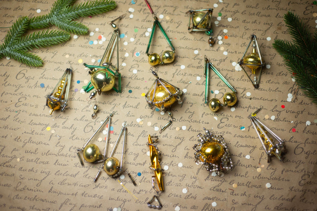 Vintage Gold Green Sputnik Ornaments – Set of 12