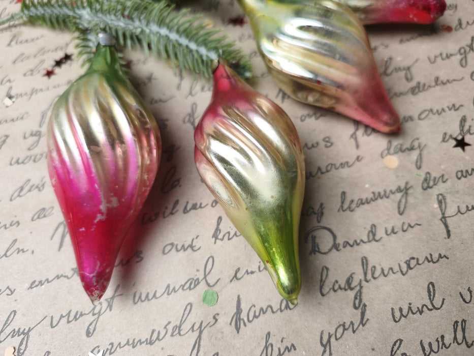 Vintage Twisted Glass Icicle Christmas Ornaments – Set of 4