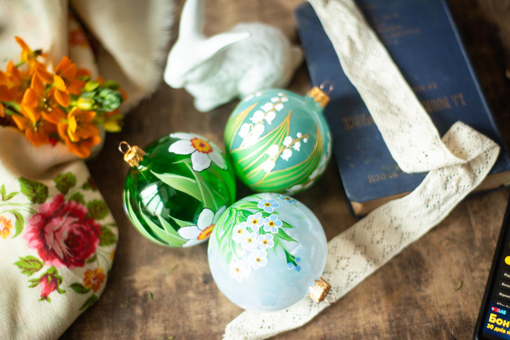 Hand Painted Easter Baubles – Floral Hanging Decorations | Glass Ornaments 9cm