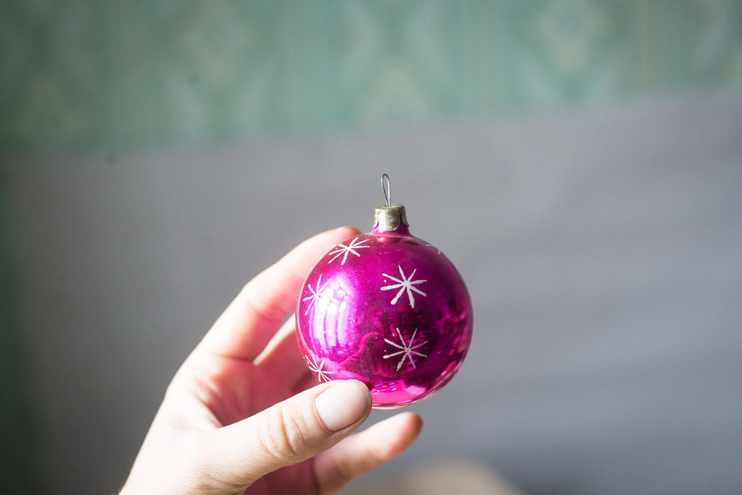 Vintage Christmas Ornaments – Snowflake Glass Balls, Silver Pink Boxed Set
