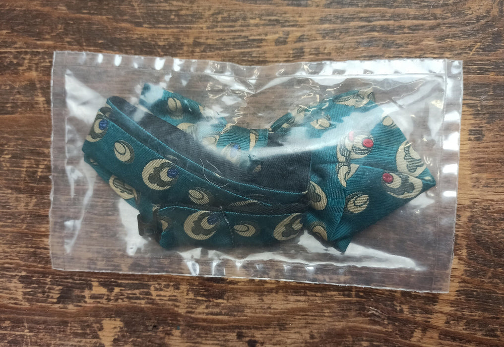 Vintage Emerald Bow Tie – Pre Tied Silk Bowtie for Men’s Retro Style