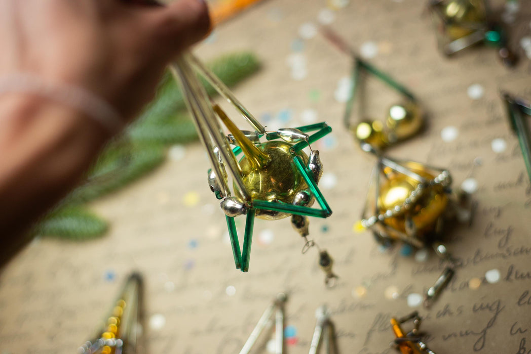 Vintage Gold Green Sputnik Ornaments – Set of 12