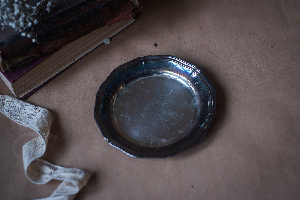 Vintage Silver-Plated Dish – Elegant Trinket Plate & Jewelry Storage Organizer
