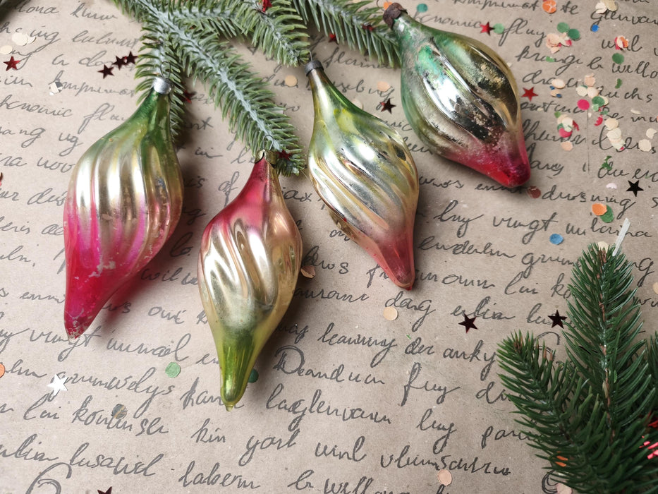 Vintage Twisted Glass Icicle Christmas Ornaments – Set of 4