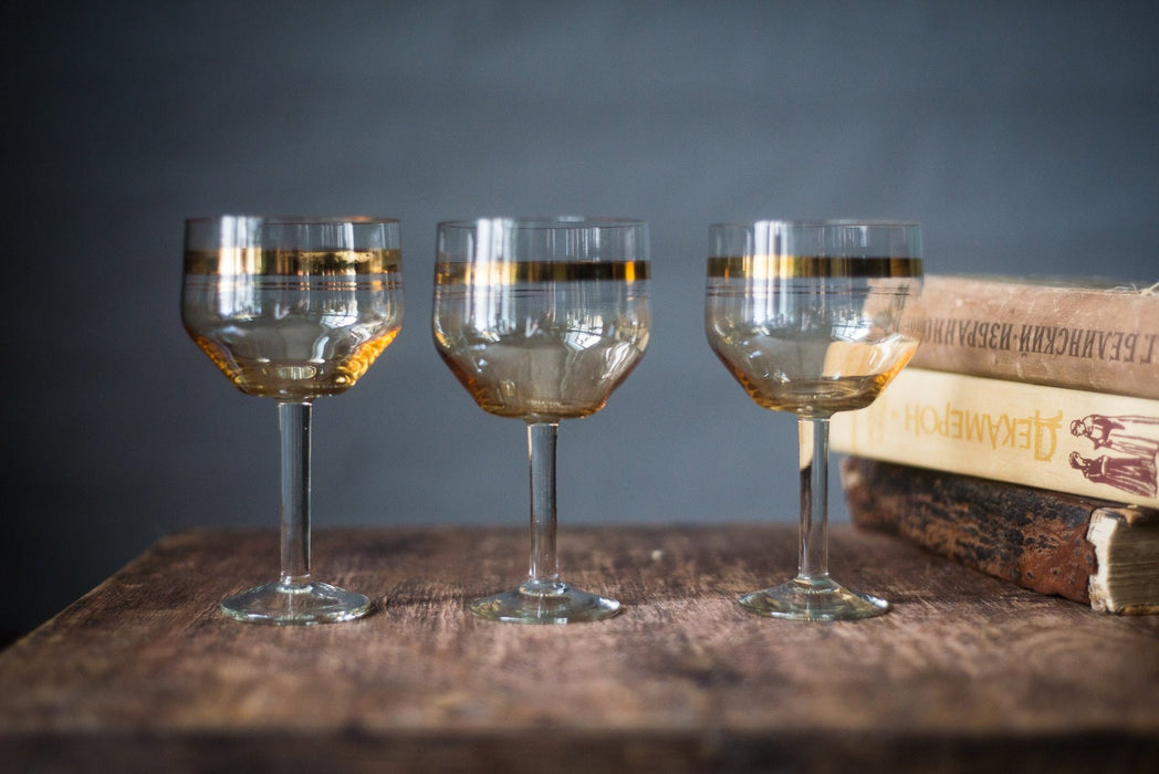 Vintage Gatsby Gold Rim Wine Glasses – Set of 3