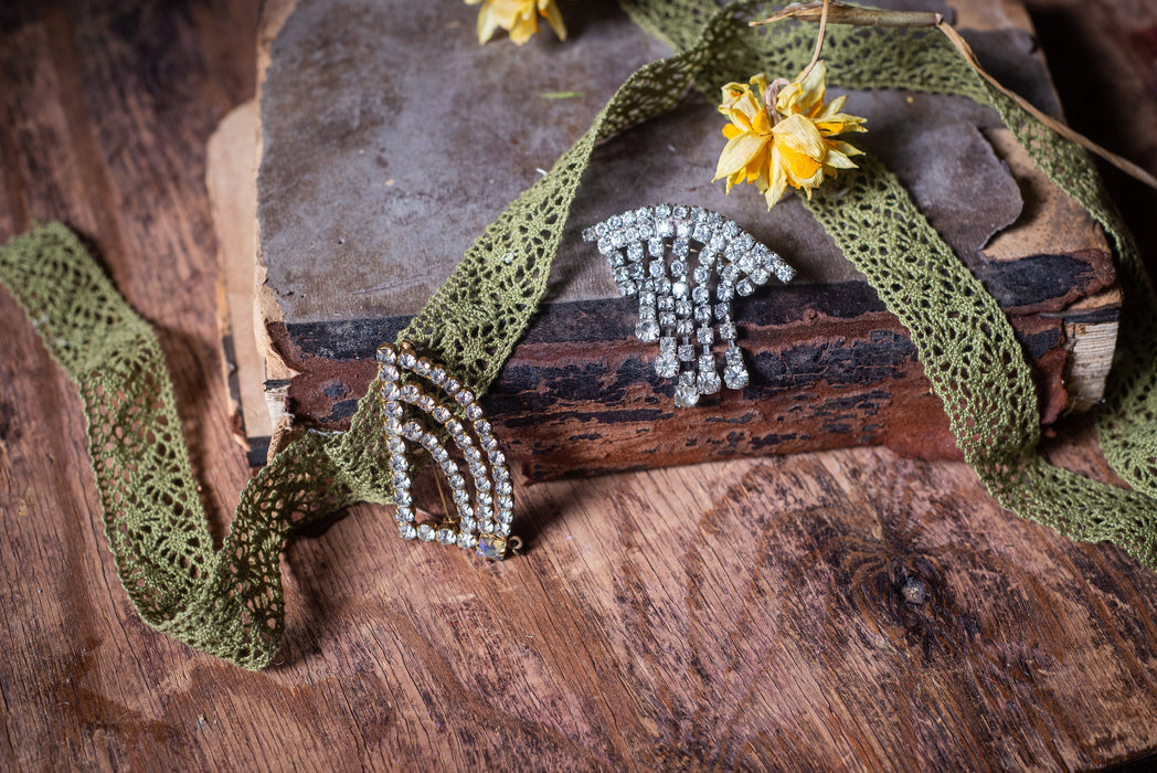 Vintage Rhinestone Brooch: Sparkly Bridal Scarf Pin