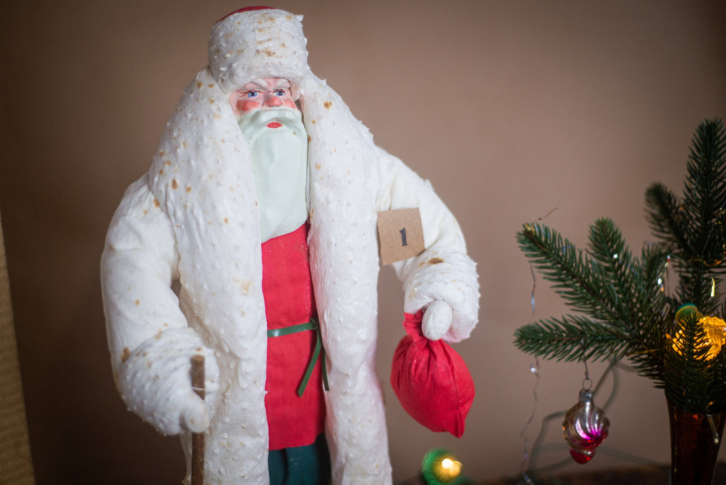 18 Inch Vintage Santa Claus Figurine, Rustic Christmas