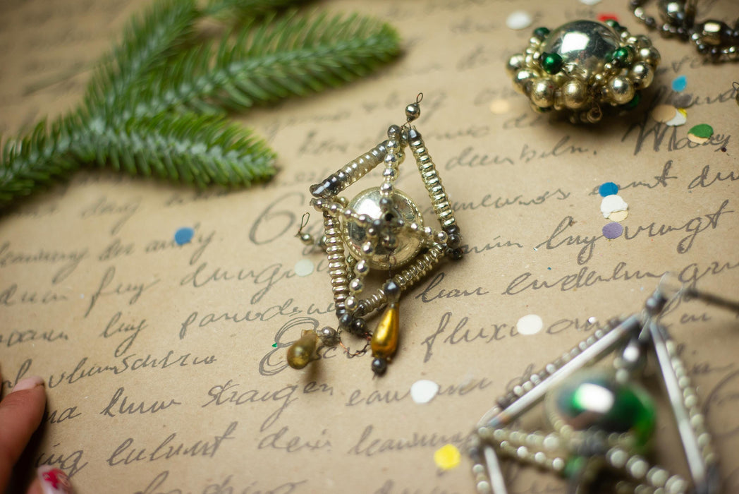 Vintage Sputnik Glass Ornaments – Set of 8