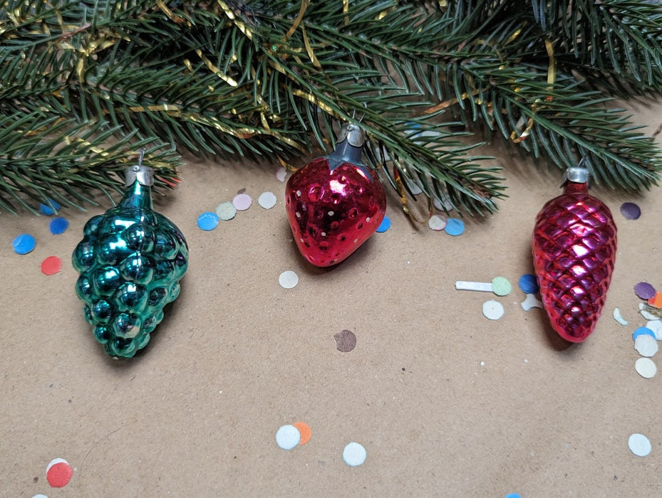 Vintage Christmas Ornaments - 33 Piece Ornament Set With Glass Baubles & Tree Topper