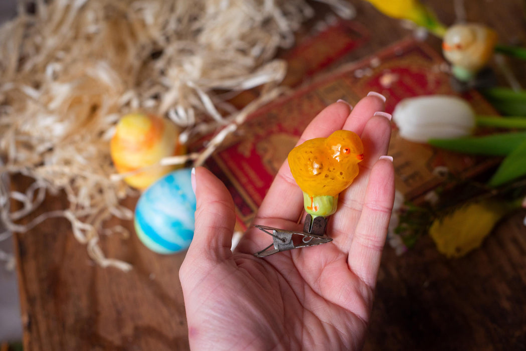 Vintage Easter Chick Clip Ornament – 1950s Glass Figurine