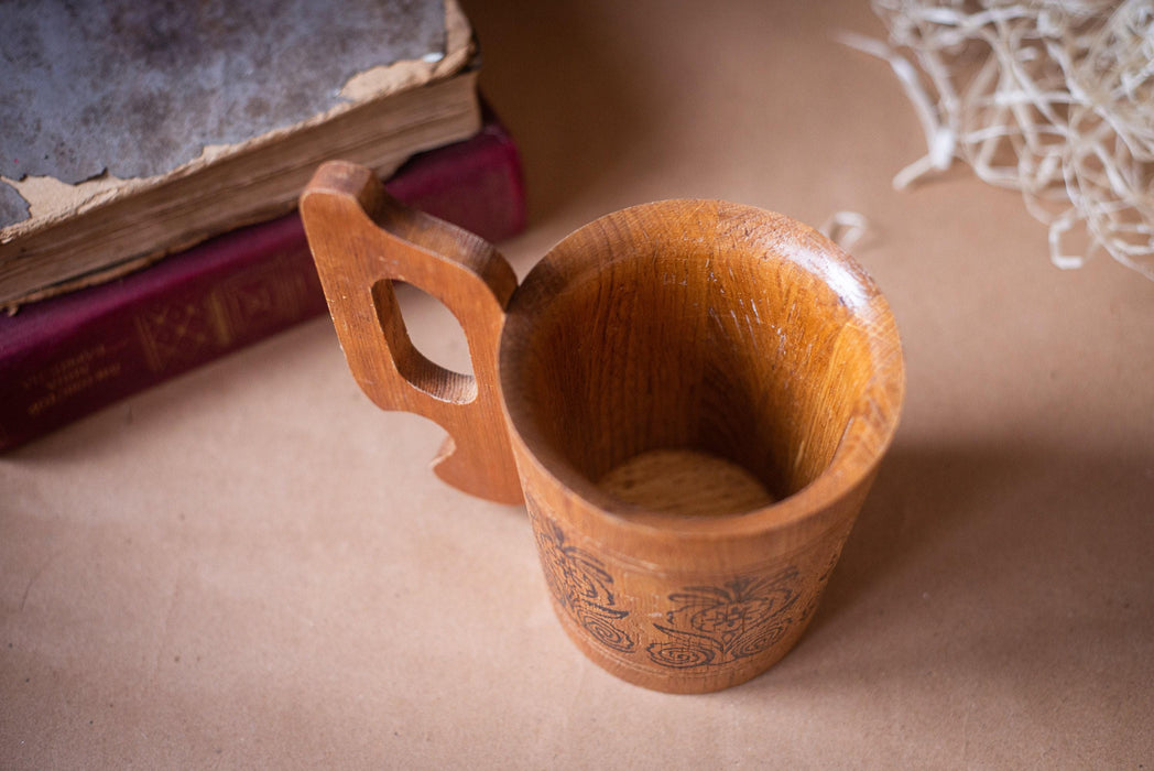 Wooden Beer Mug with Lid, Handcrafted Engraved Tankard, Rustic Ale Stein