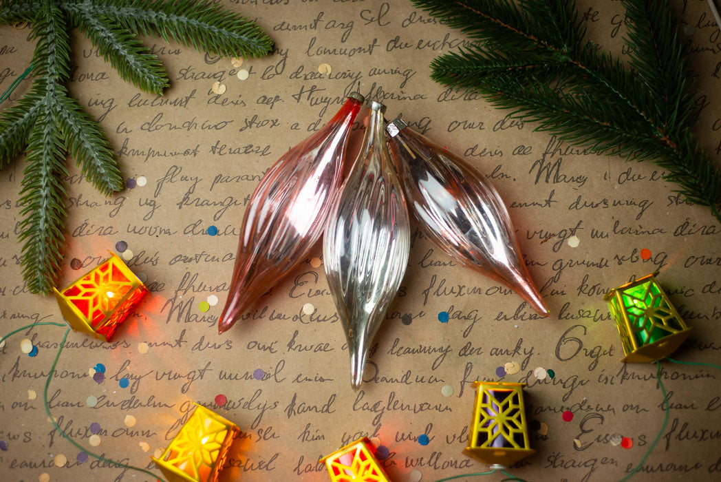 Glass Icicle Christmas Ornaments, Vintage Set of 3 – 16 cm