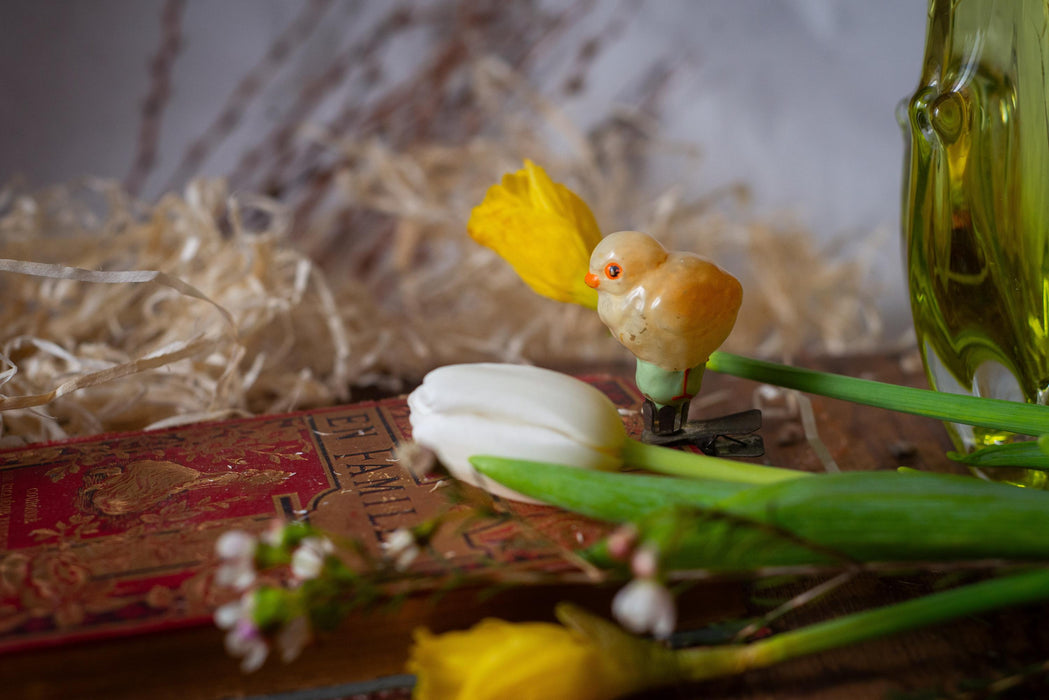 Vintage Easter Chick Clip Ornament – 1950s Glass Figurine