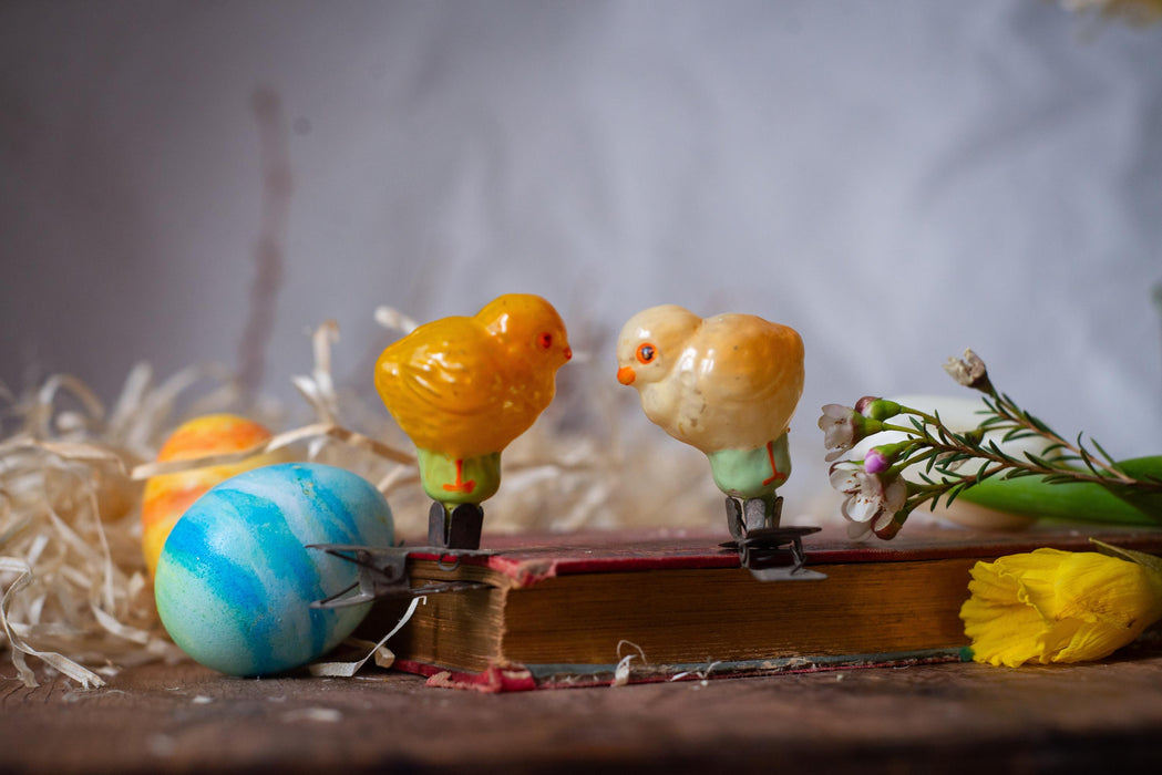 Vintage Easter Chick Clip Ornament – 1950s Glass Figurine