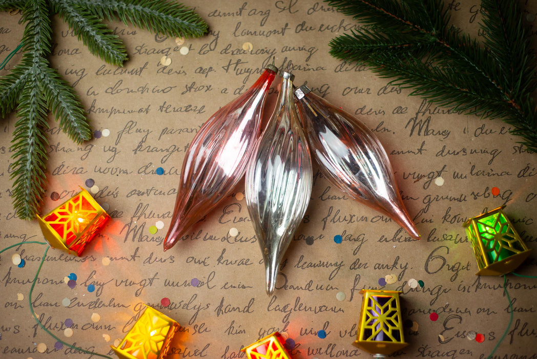 Glass Icicle Christmas Ornaments, Vintage Set of 3 – 16 cm