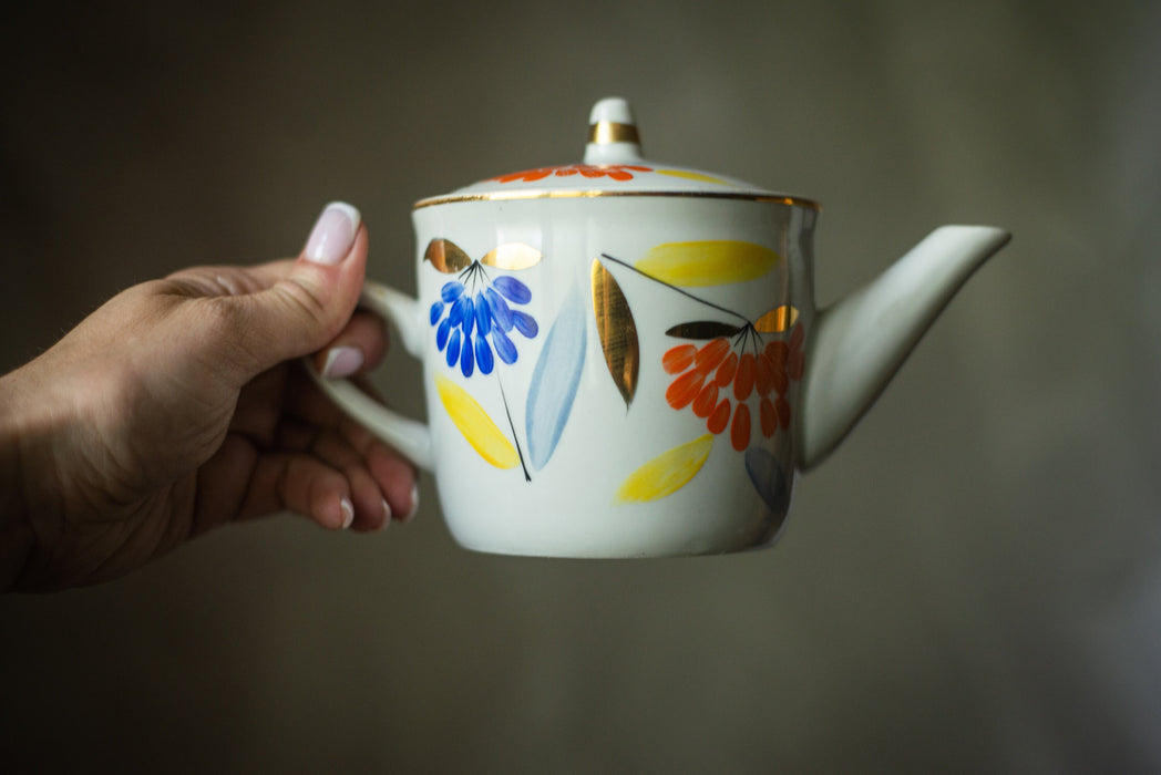 Vintage Porcelain tea set, 9-Piece china tea set, ceramic teapot, milk jug, sugar bowl, 3 ceramic cups, and 3 saucers