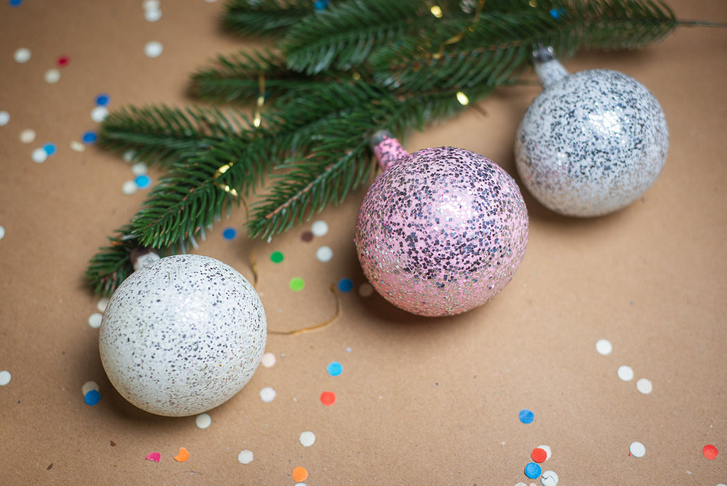 Vintage Christmas Ornaments – Set of 12 Frosted Glass Balls in Original Box