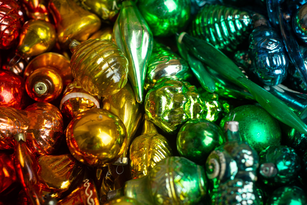 1950s Rainbow Vintage Glass Christmas Ornaments – Retro Baubles Set (7–28 pcs)